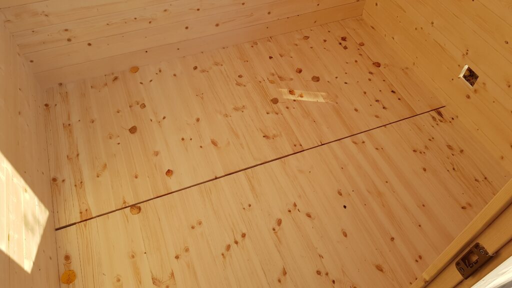 podlaha v sauně, pravá finská sauna