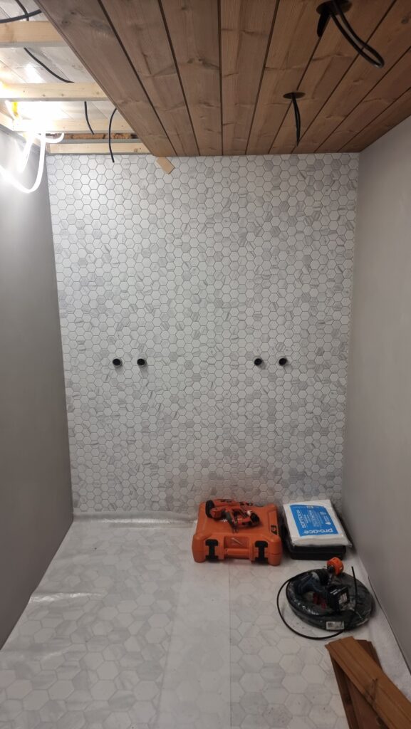 tepelně ošetřená borovice v interiéru