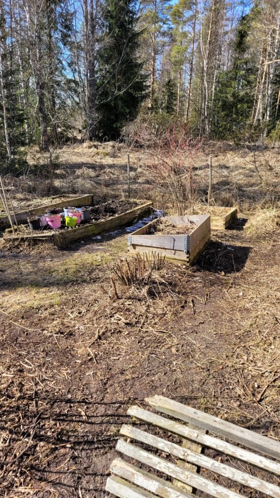 stavba nových záhonů