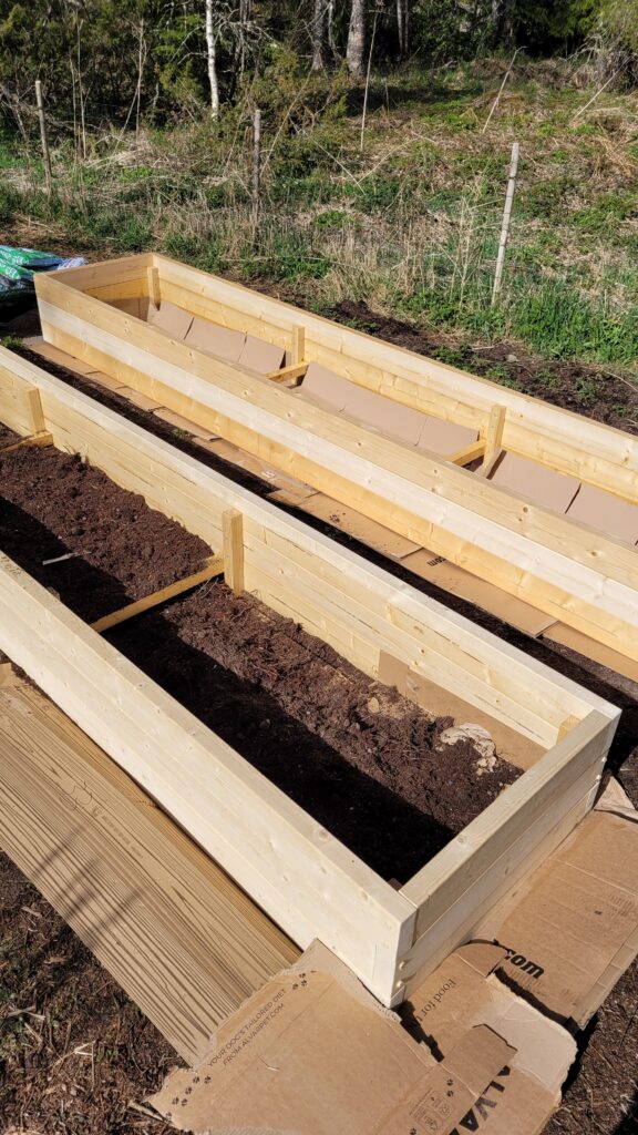 výroba vyvýšeného záhonu