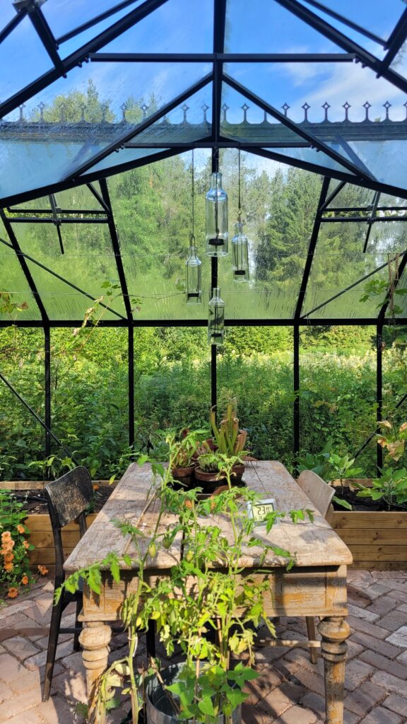 skleník s okrasným hřebenem