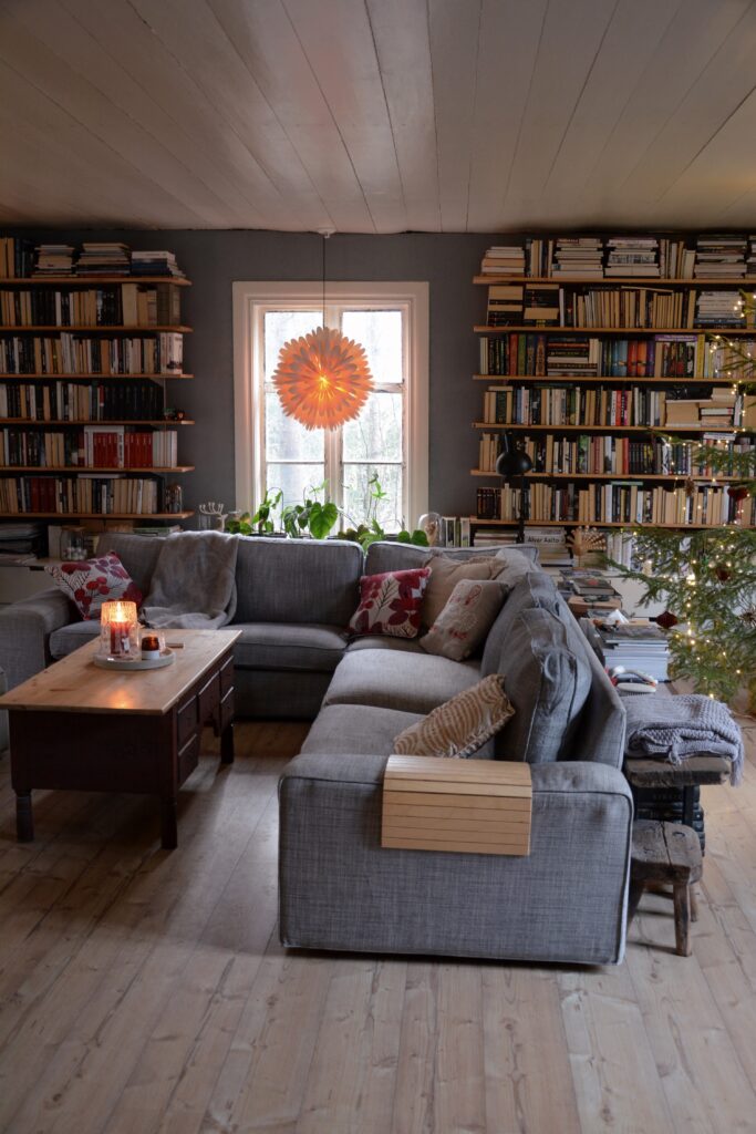 knihovna v obýváku